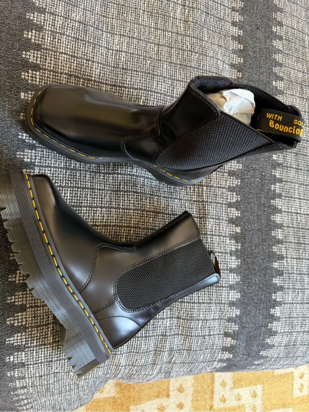 Dr. Martens - Chelsea Boot - Women, black, 9 US
